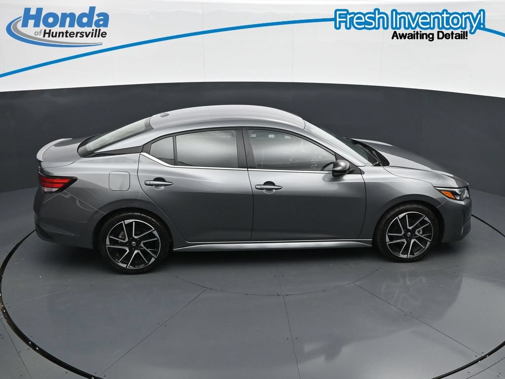 Used 2025 Nissan Sentra SR FWD image 36
