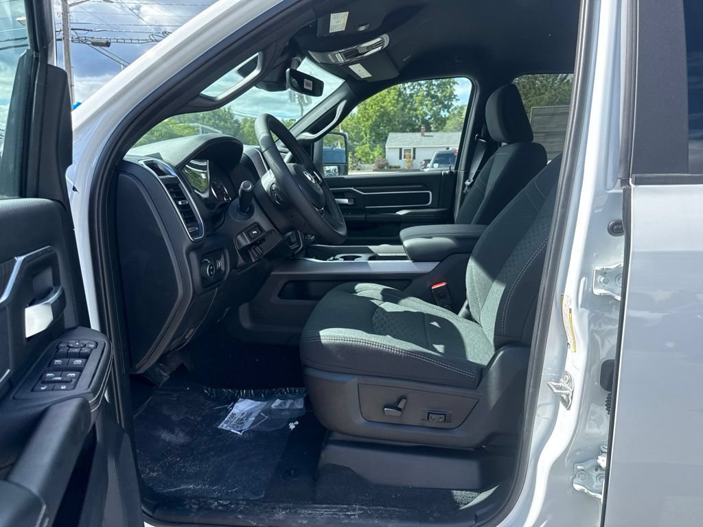 New 2026 RAM 2500 Big Horn AWD/4WD image 16