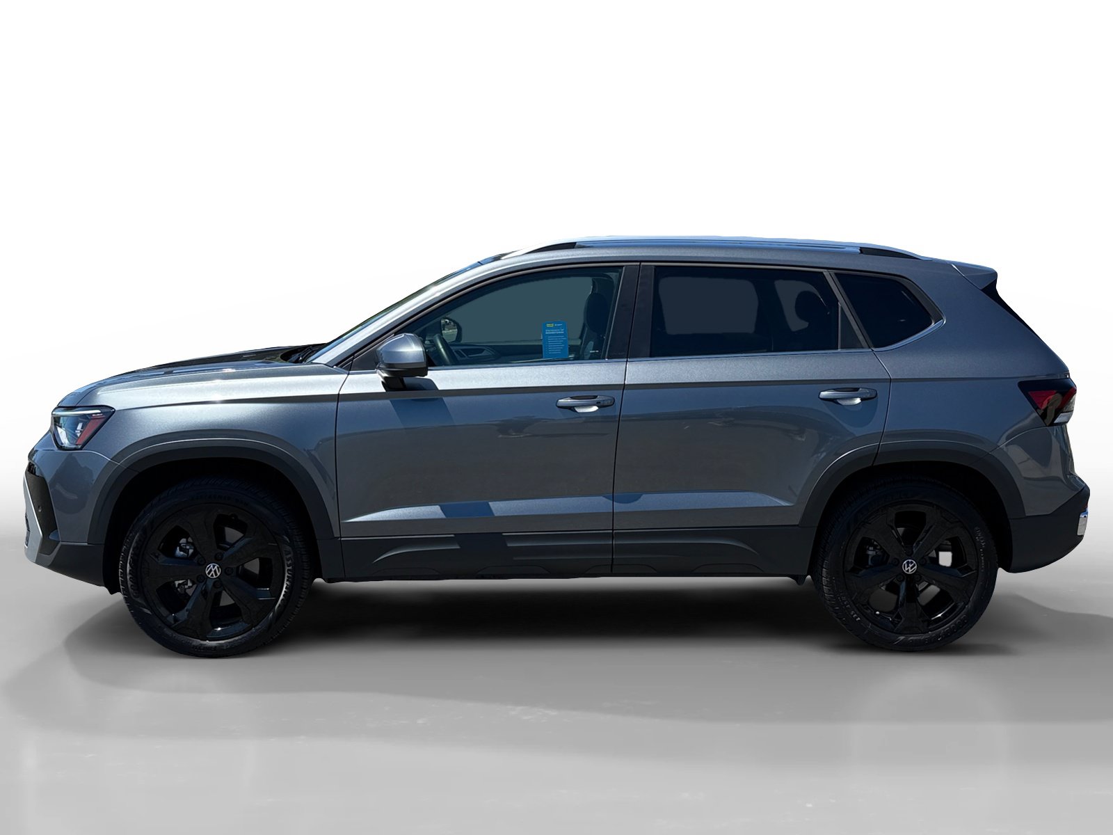 Certified 2025 Volkswagen Taos SEL AWD/4WD image 2