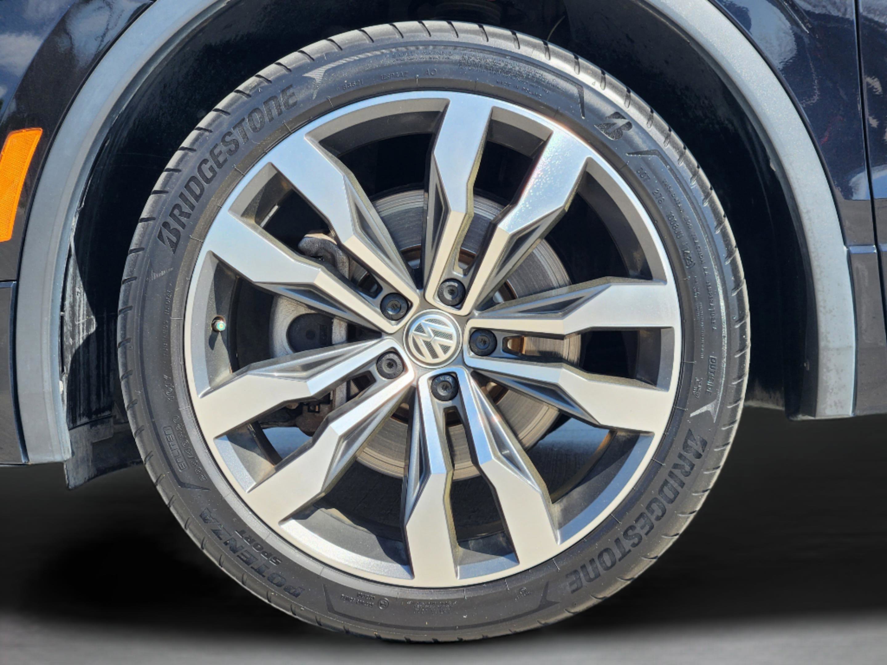Used 2019 Volkswagen Tiguan SEL Premium AWD/4WD image 11