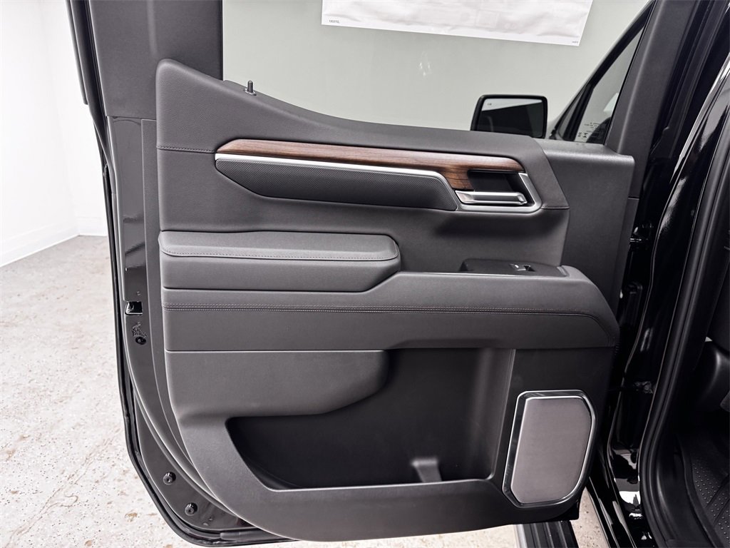 New 2026 Chevrolet Silverado 1500 High Country w/ Midnight Edition image 11