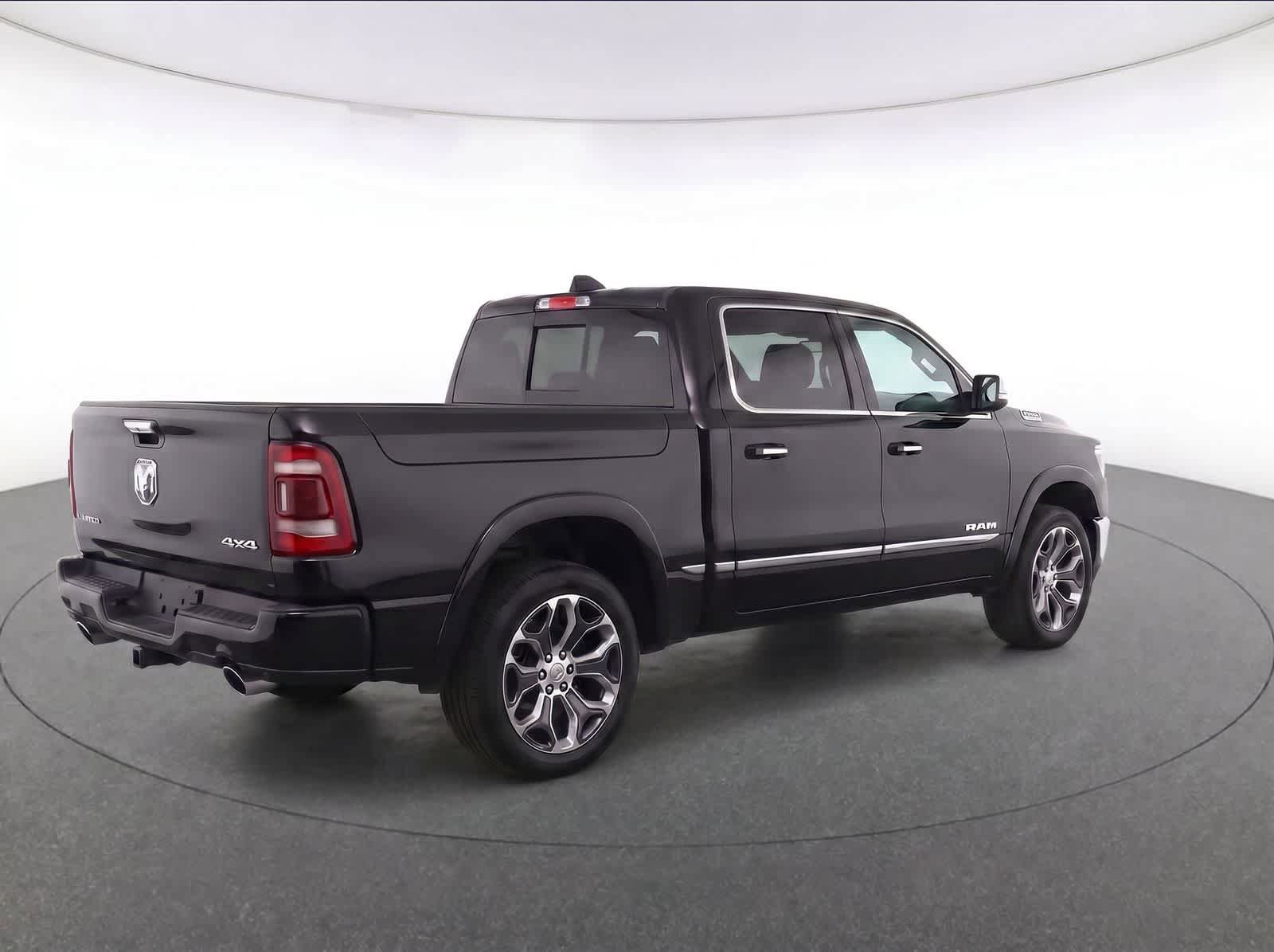 Used 2024 RAM 1500 Limited AWD/4WD image 4