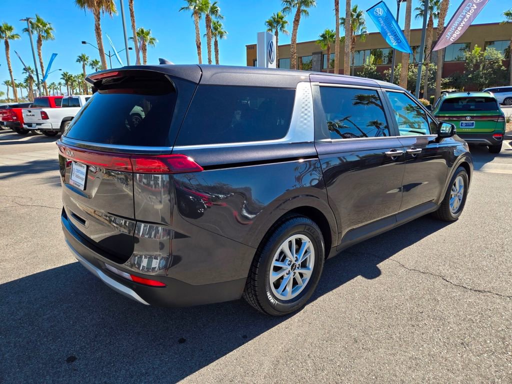 Used 2024 Kia Carnival LX FWD image 5