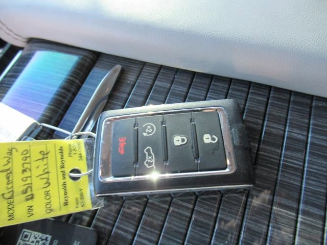 Used 2022 Jeep Wagoneer Series II AWD/4WD image 28