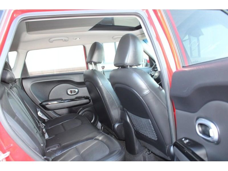 Used 2016 Kia Soul ! w/ Premium Package image 11