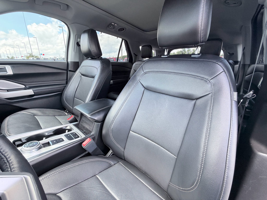 Used 2023 Ford Explorer Limited w/ Limited Technology Package RWD image 19