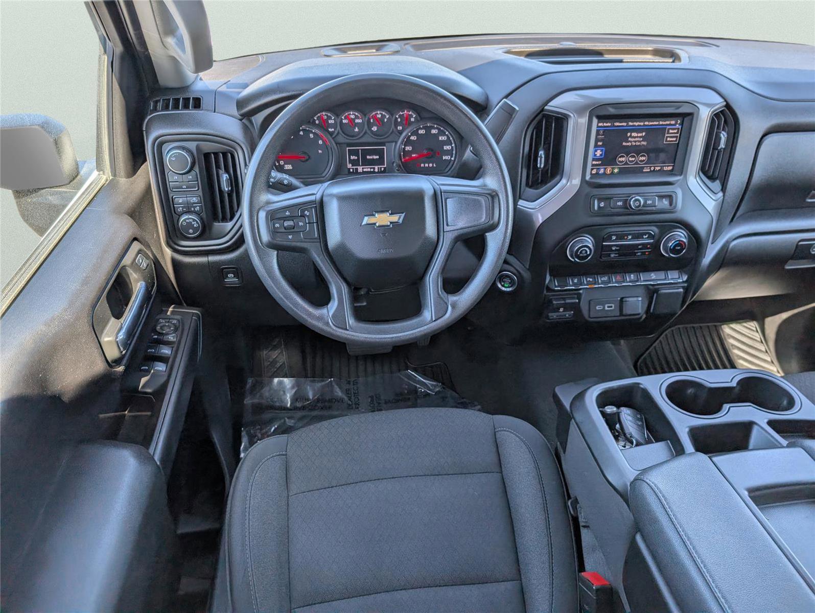 Used 2025 Chevrolet Silverado 2500 Custom w/ Custom Value Package image 29