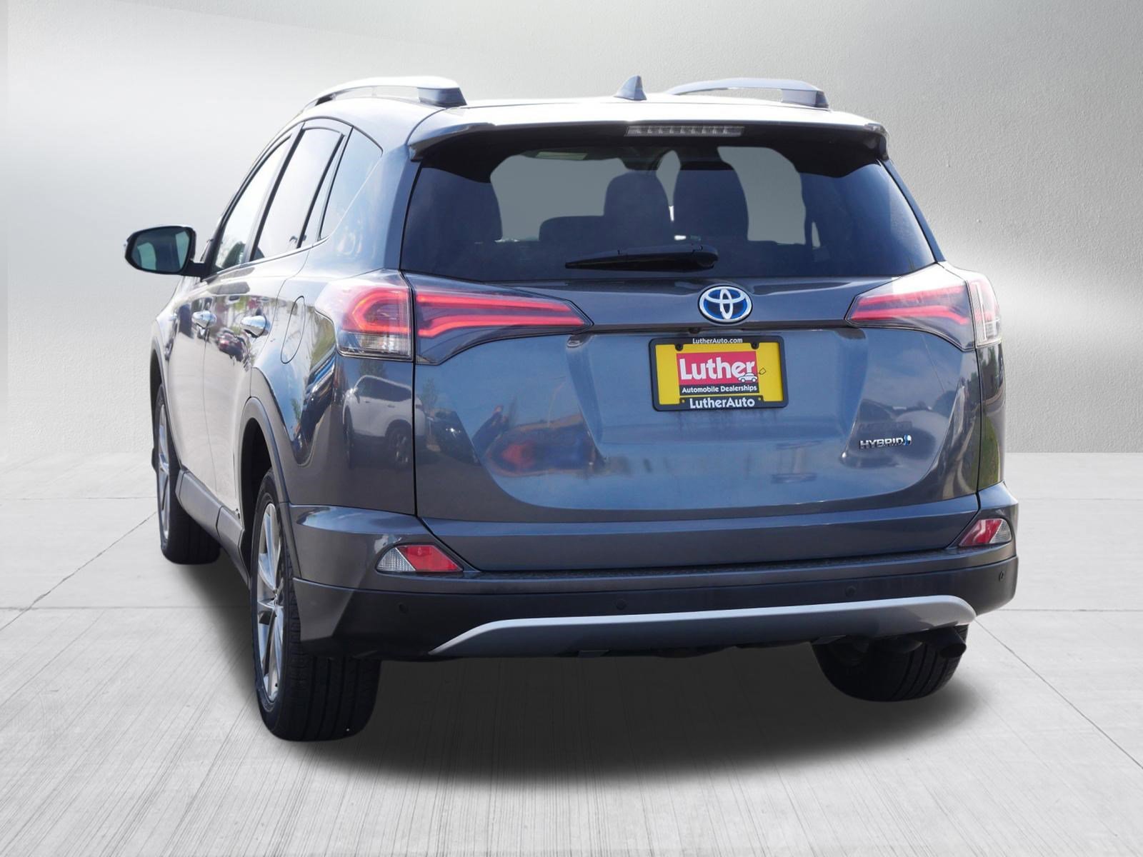 Used 2018 Toyota RAV4 Limited w/ Advanced Technology Package AWD/4WD image 5