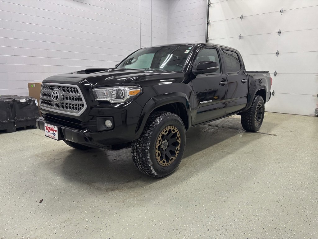 Used 2017 Toyota Tacoma TRD Sport w/ Tow Package image 7