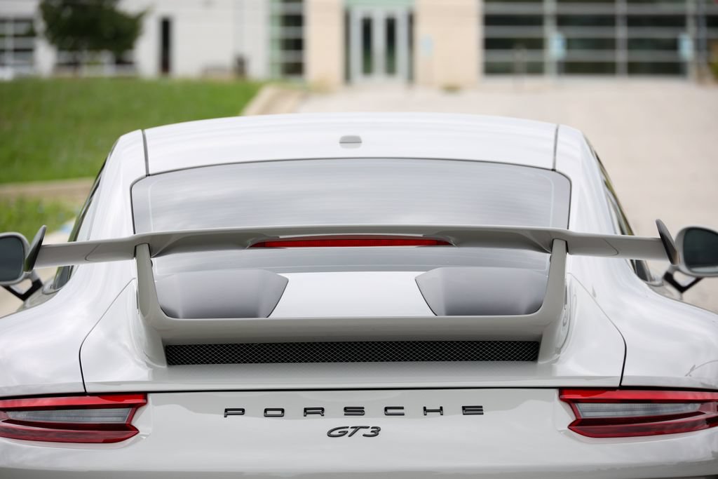 Certified 2018 Porsche 911 GT3 RWD image 16