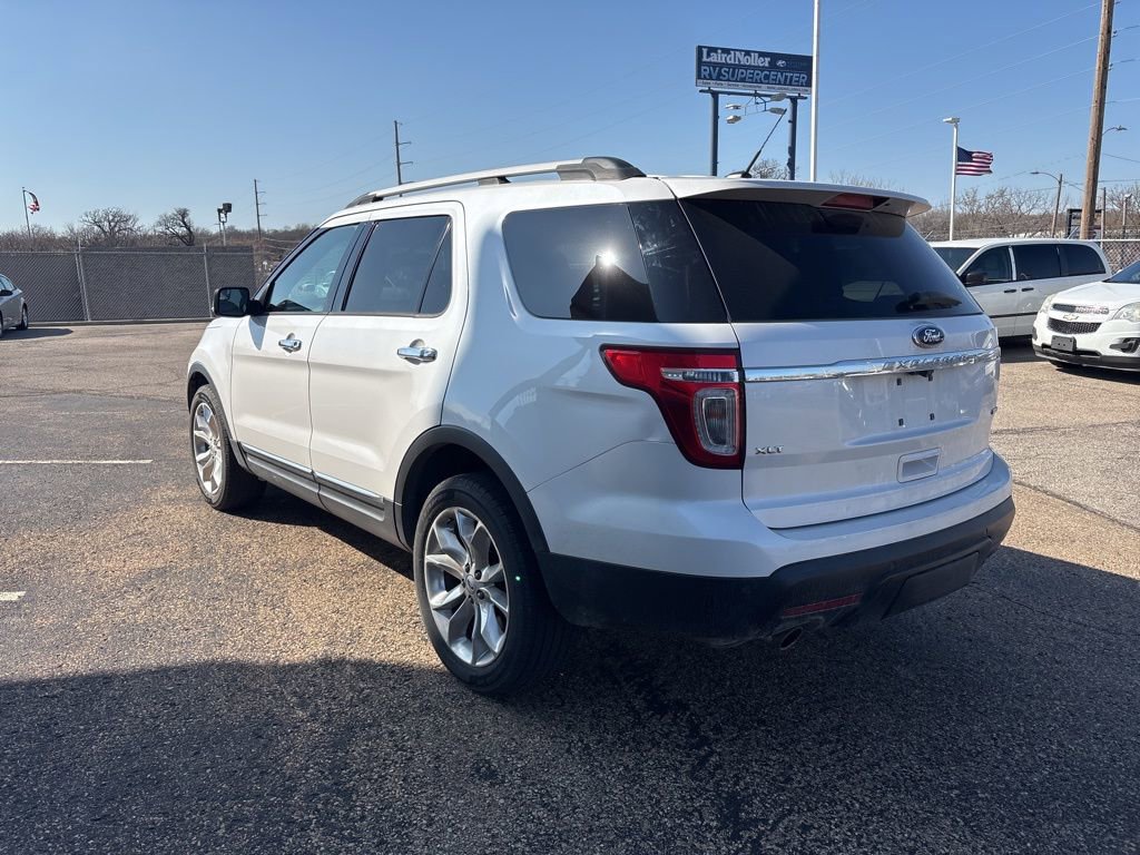 Used 2015 Ford Explorer XLT w/ Equipment Group 202A image 5