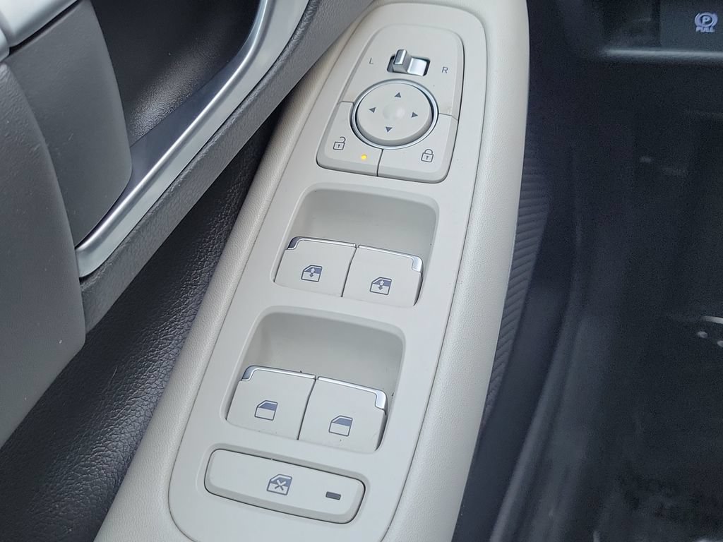 Used 2025 Hyundai Sonata SEL FWD image 24