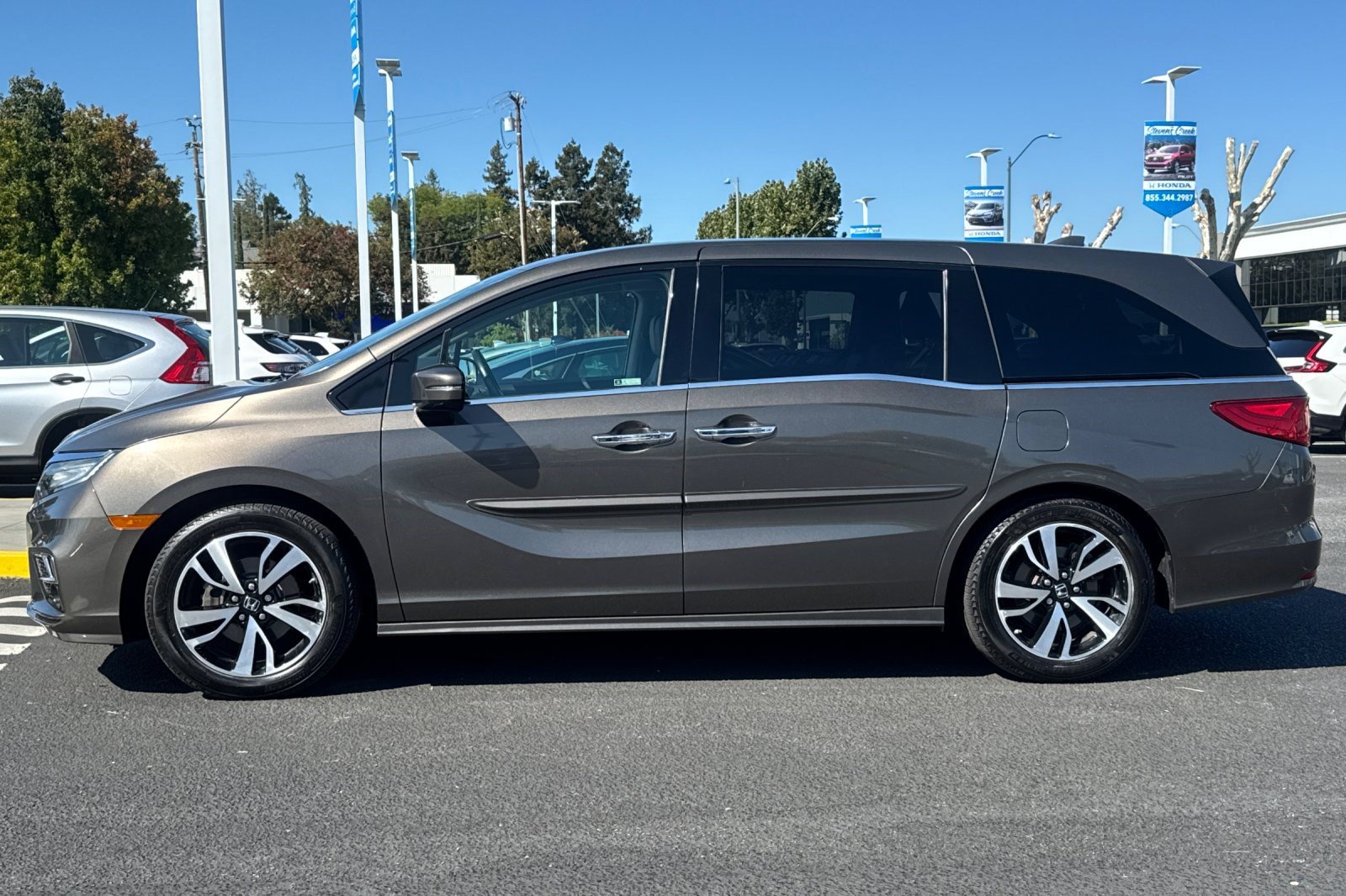 Used 2019 Honda Odyssey Elite image 2