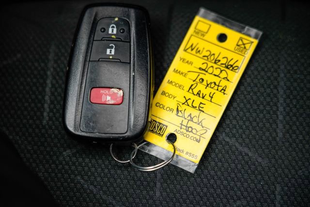 Used 2022 Toyota RAV4 XLE image 34