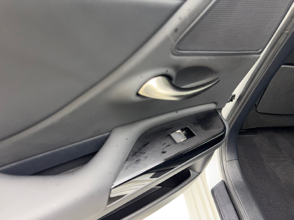 Used 2025 Lexus ES 300h w/ Premium Package FWD image 40