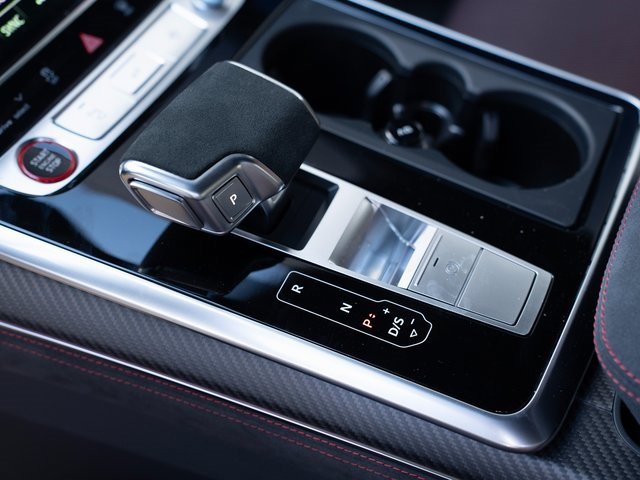 New 2025 Audi RS Q8 performance image 12