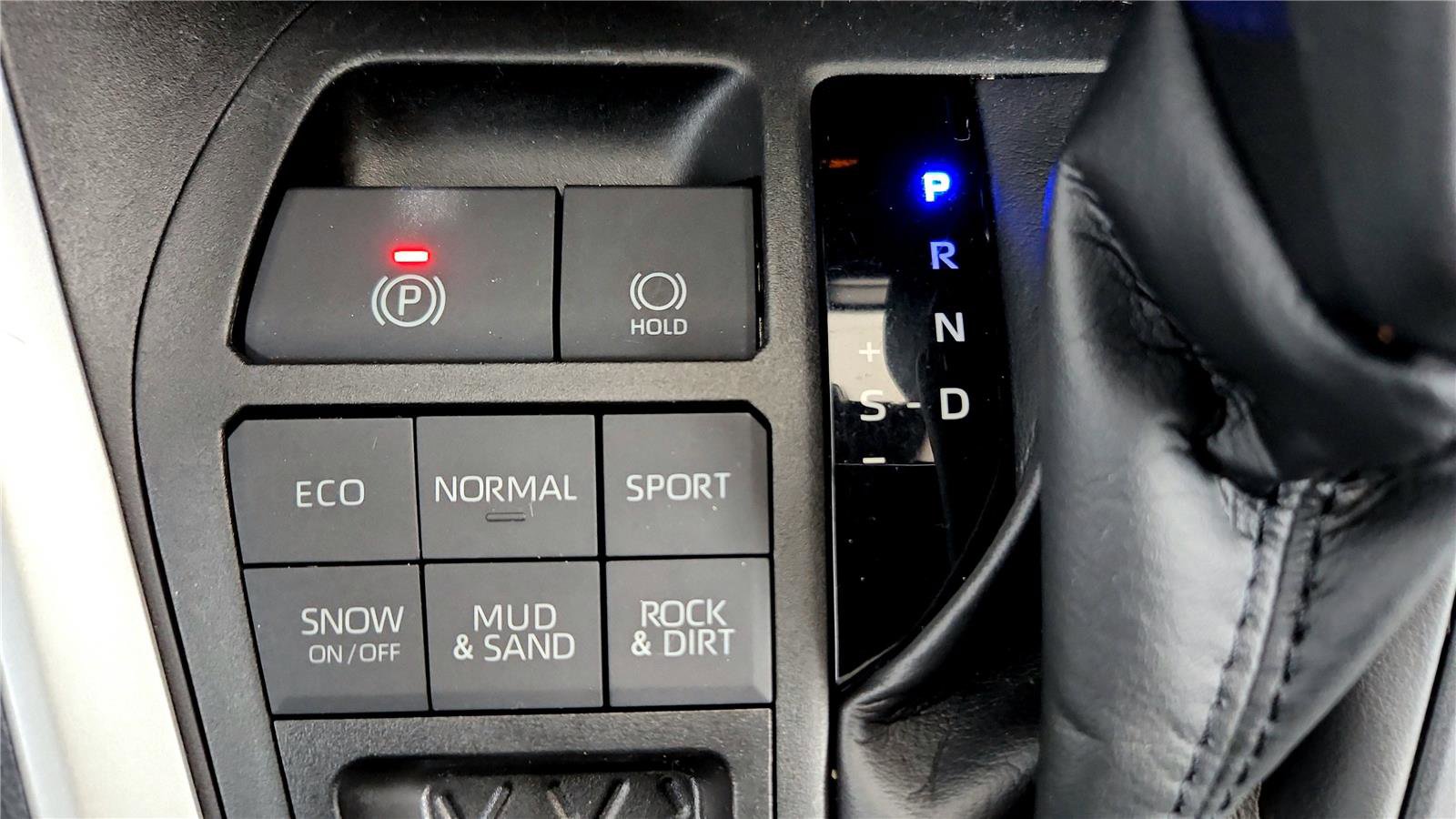 Used 2020 Toyota RAV4 XLE w/ Convenience Package image 31