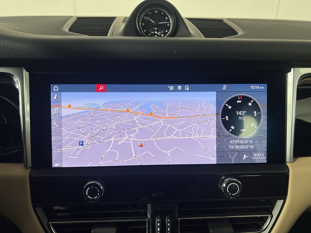 Certified 2025 Porsche Macan image 32