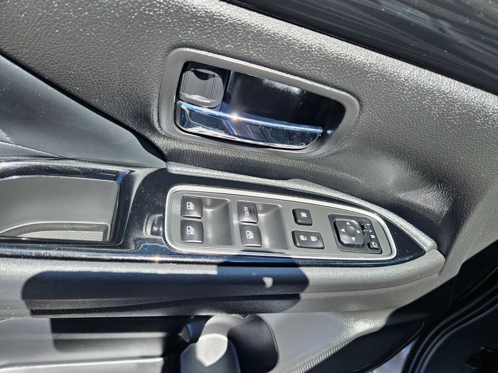 Used 2018 Mitsubishi Outlander SEL AWD/4WD image 21