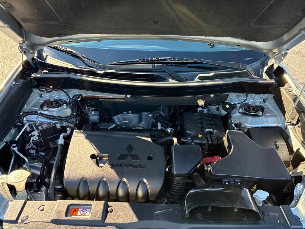 Used 2020 Mitsubishi Outlander SEL image 10