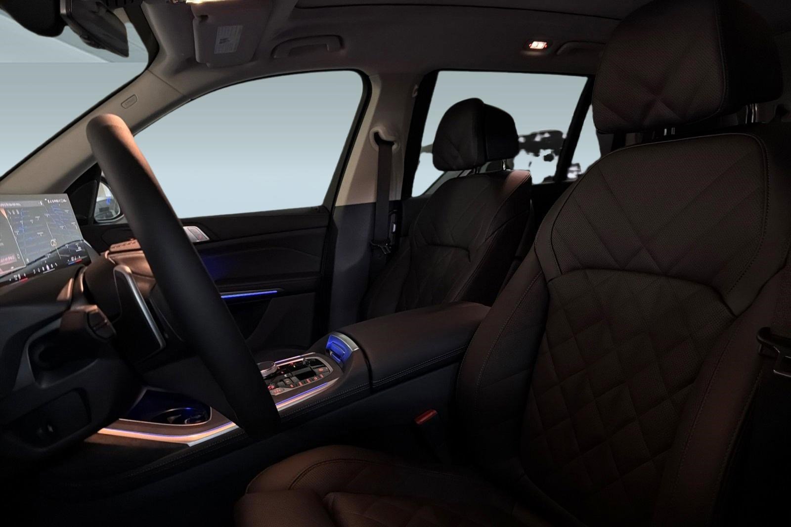 Used 2026 BMW X7 xDrive40i w/ Premium Package AWD/4WD image 21