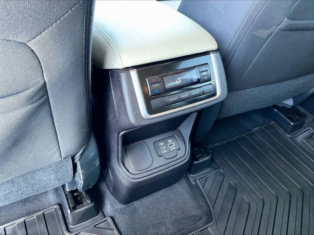 Used 2023 Subaru Ascent Premium w/ Convenience Package AWD/4WD image 26