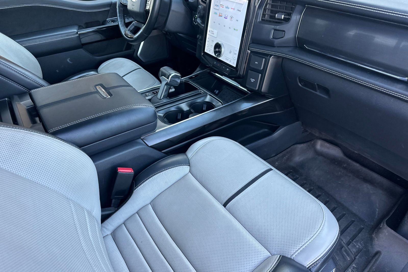 Used 2023 Ford F150 Lightning Platinum AWD/4WD image 11