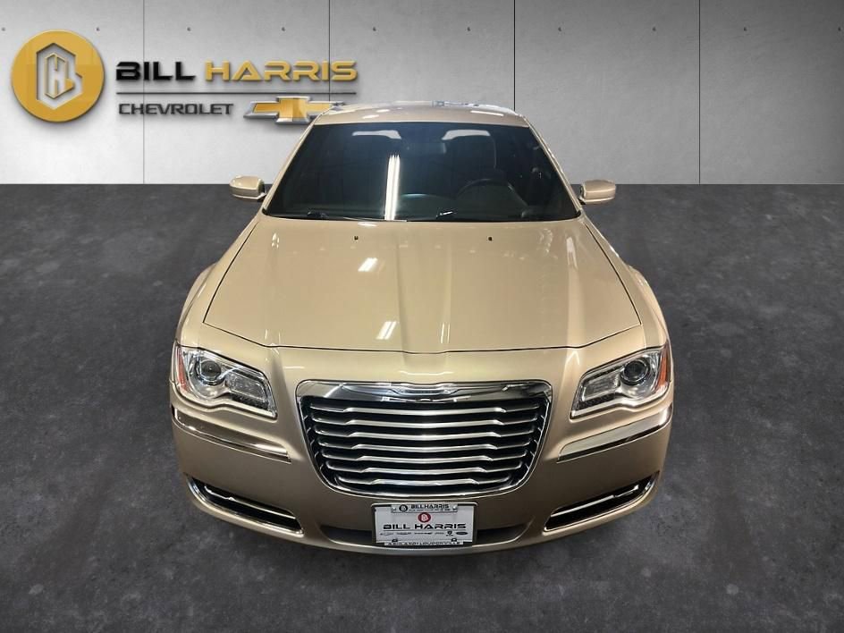 Used 2012 Chrysler 300 RWD image 8