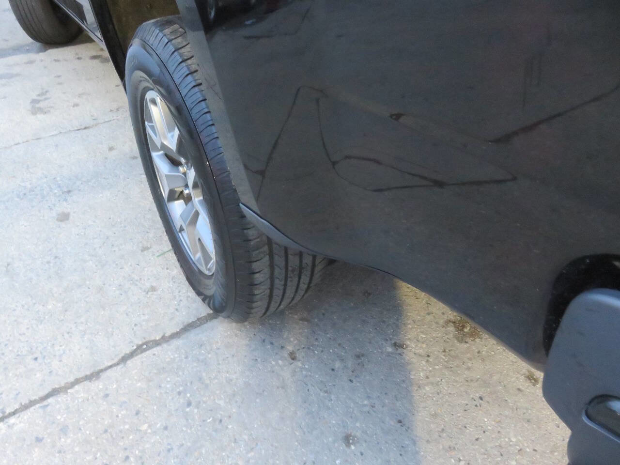 Used 2016 GMC Canyon SLE w/ All Terrain Package AWD/4WD image 33