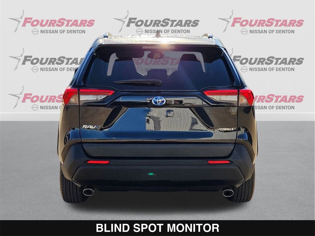 Used 2021 Toyota RAV4 XLE image 5