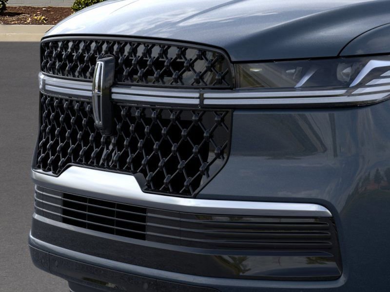New 2026 Lincoln Navigator L Reserve AWD/4WD image 17