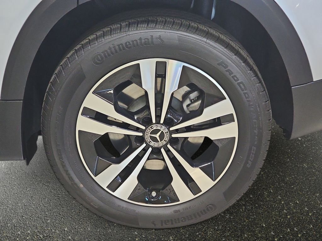 Used 2026 Mercedes-Benz GLB 250 4MATIC image 36