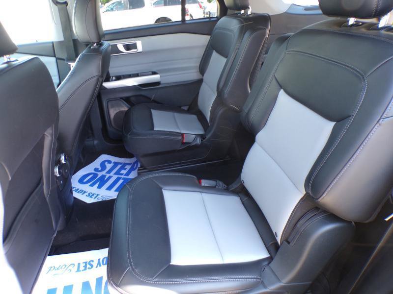 New 2023 Ford Explorer XLT w/ Equipment Group 202A AWD/4WD image 9