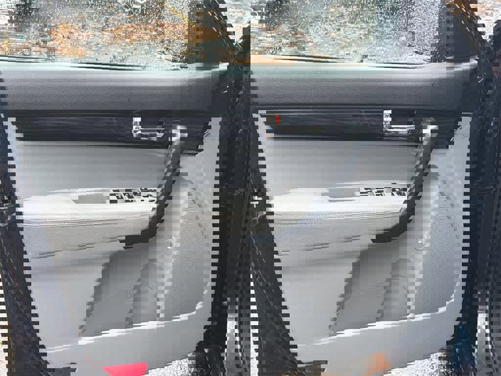 Used 2013 Kia Sorento LX w/ Value Pkg image 11