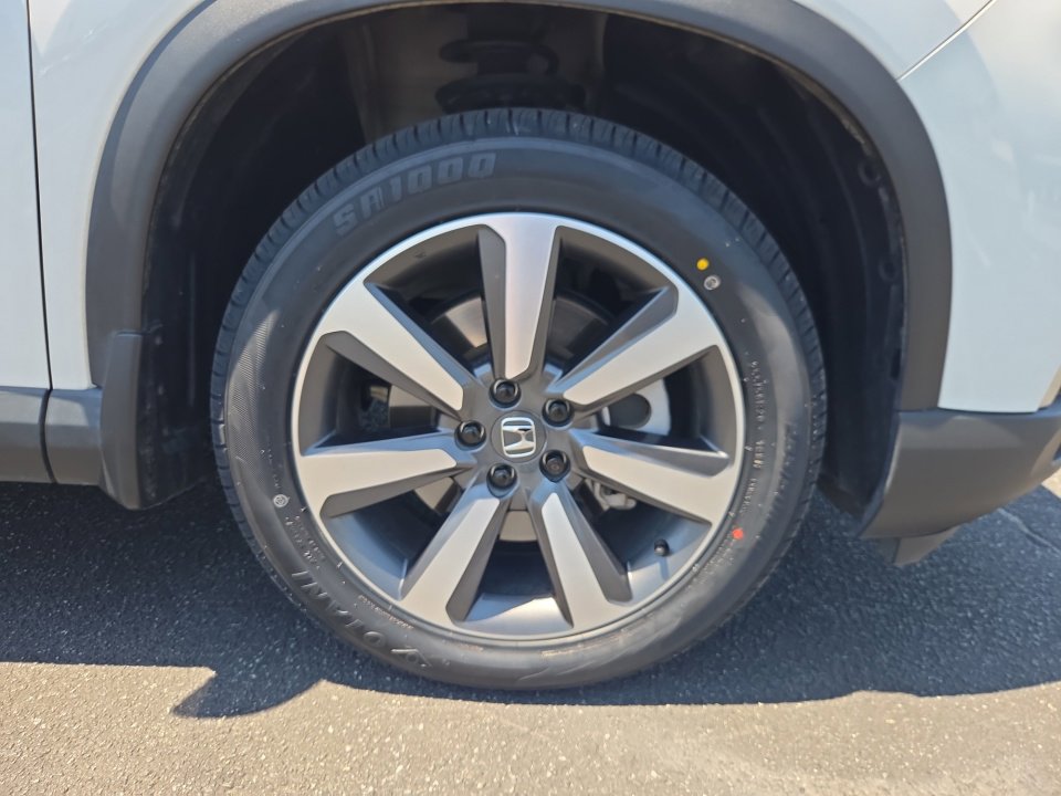 Certified 2025 Honda Pilot Touring image 25