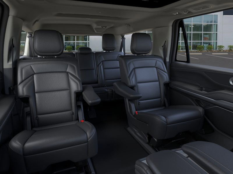 New 2025 Lincoln Navigator L Reserve image 11