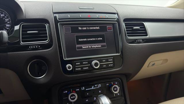 Used 2015 Volkswagen Touareg Sport AWD/4WD image 33