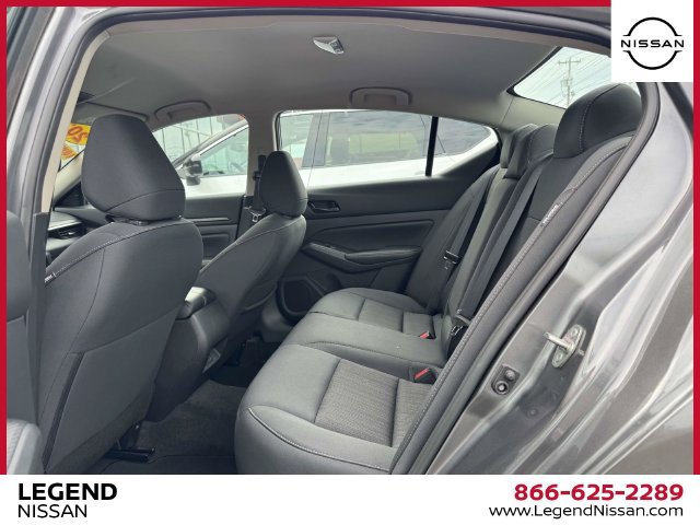 Used 2025 Nissan Altima 2.5 SV FWD image 12