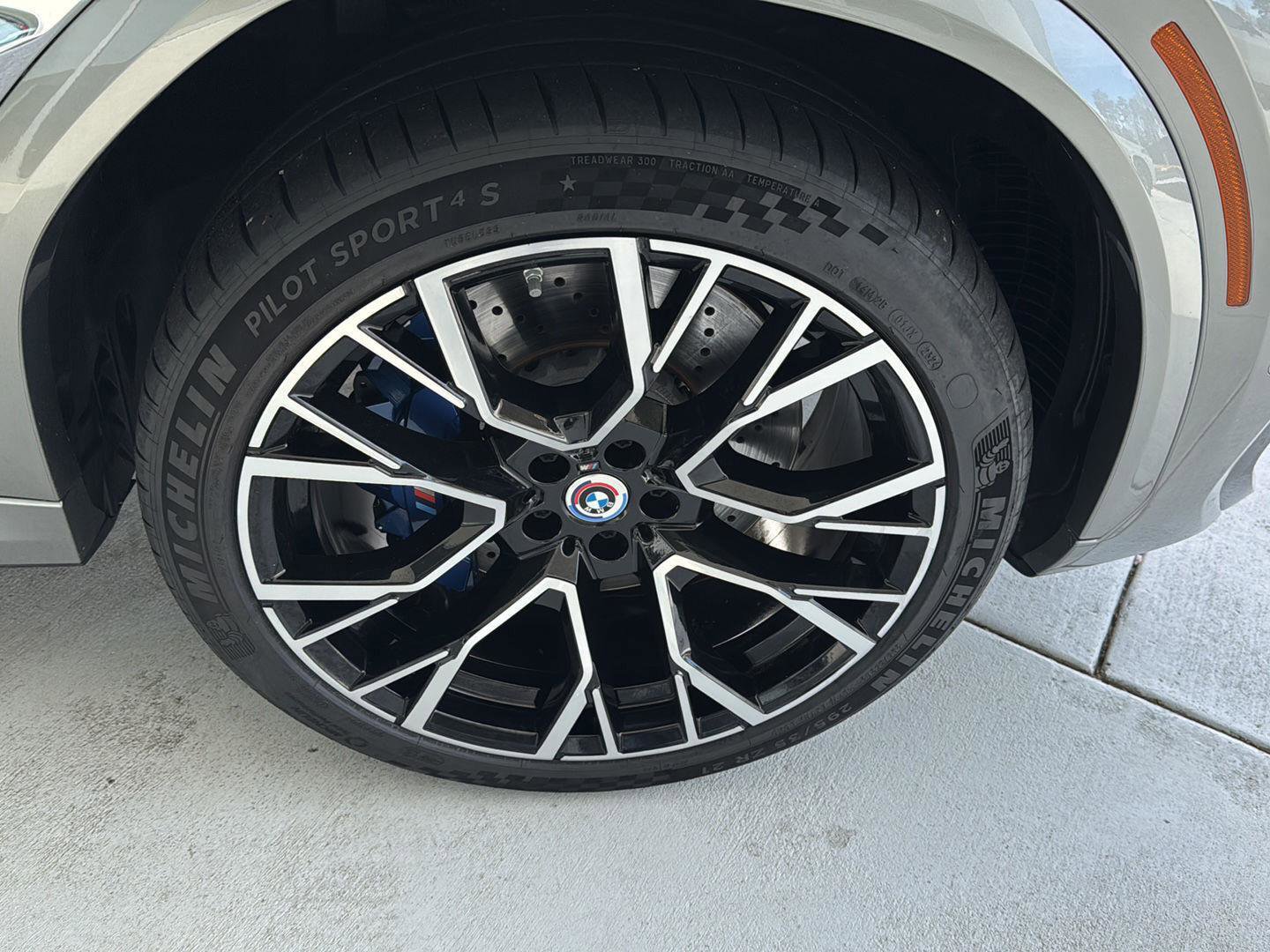 Certified 2023 BMW X6 M image 36