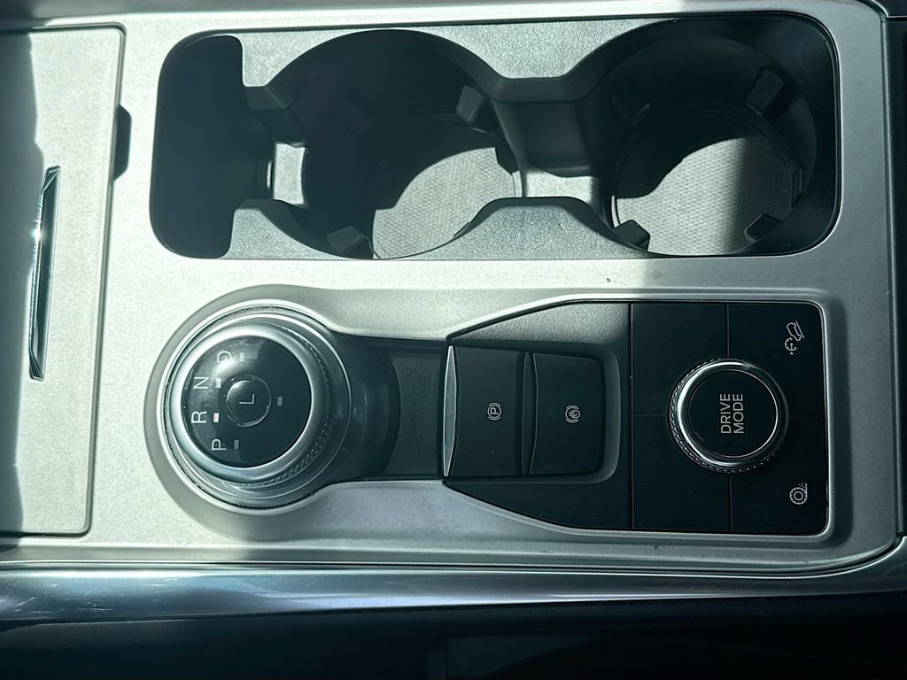 Used 2023 Ford Explorer XLT w/ Equipment Group 202A AWD/4WD image 21