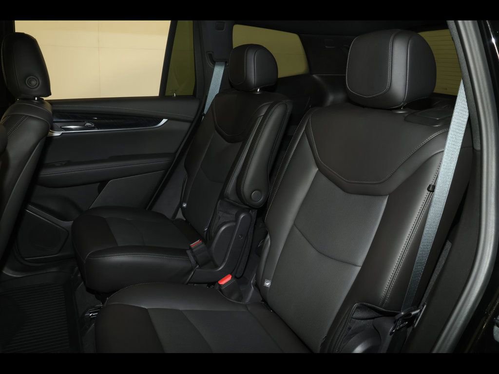 Used 2025 Cadillac XT6 Premium Luxury w/ LPO, Floor Liner Package image 31