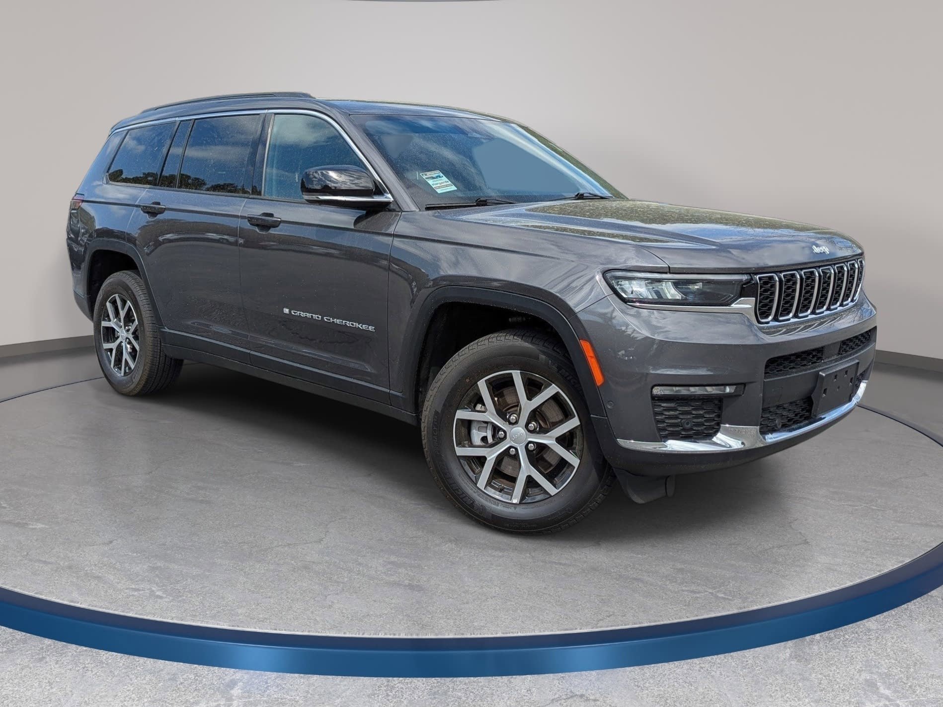 Used 2024 Jeep Grand Cherokee L Limited w/ Luxury Tech Group II AWD/4WD image 3