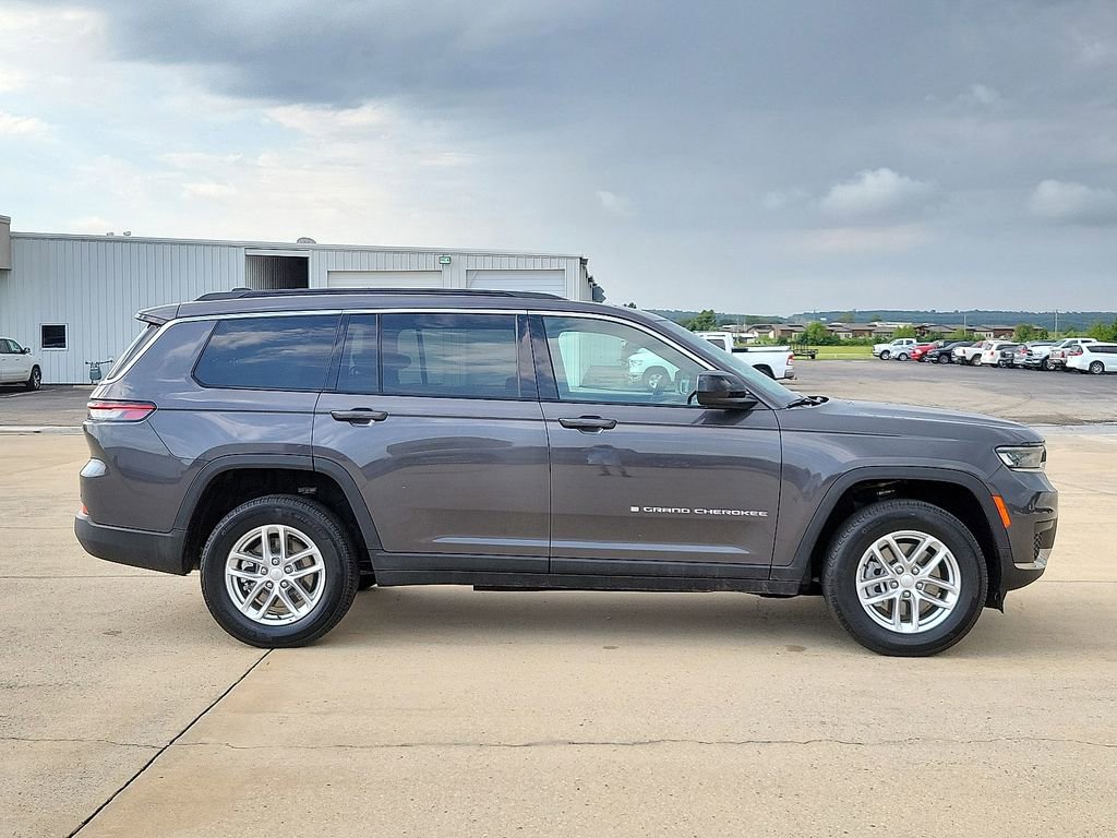 Used 2024 Jeep Grand Cherokee L Laredo image 6