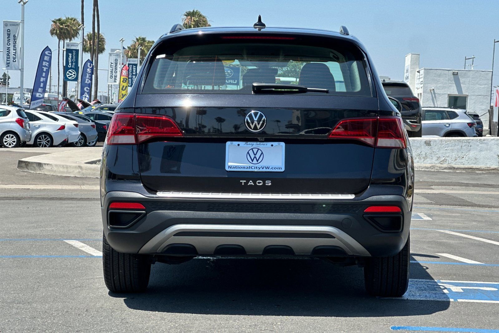 Used 2023 Volkswagen Taos S w/ Driver Assistance Package FWD image 5