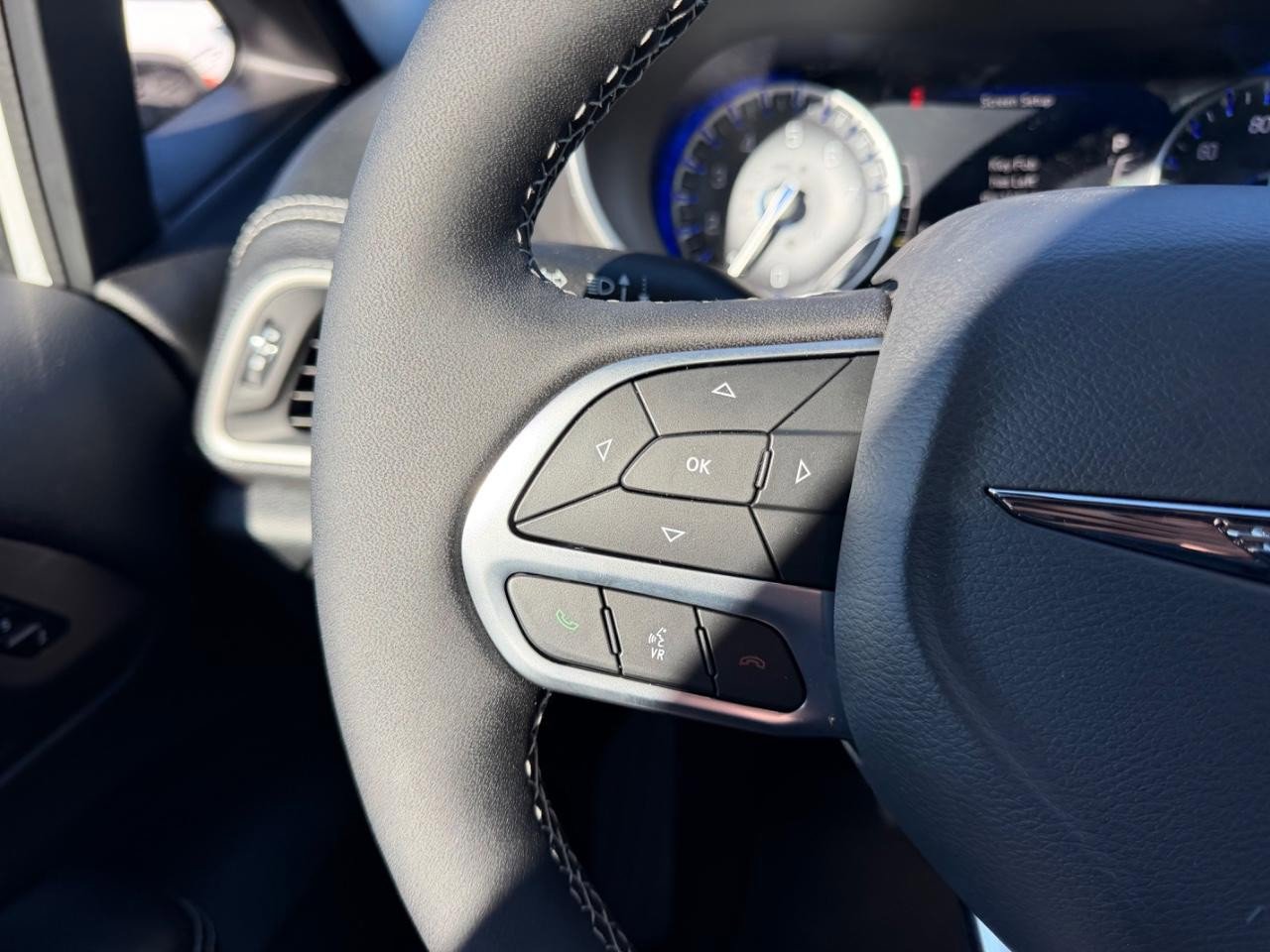New 2026 Chrysler Pacifica Select FWD image 15