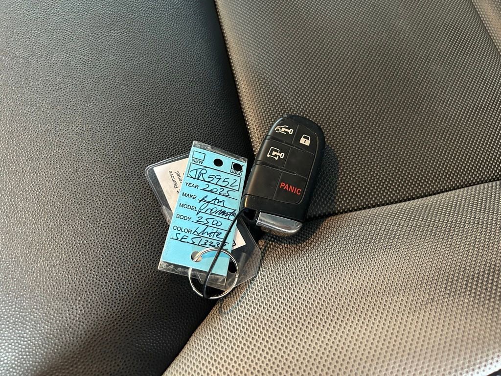 Used 2025 RAM ProMaster 2500 w/ Convenience Group image 47