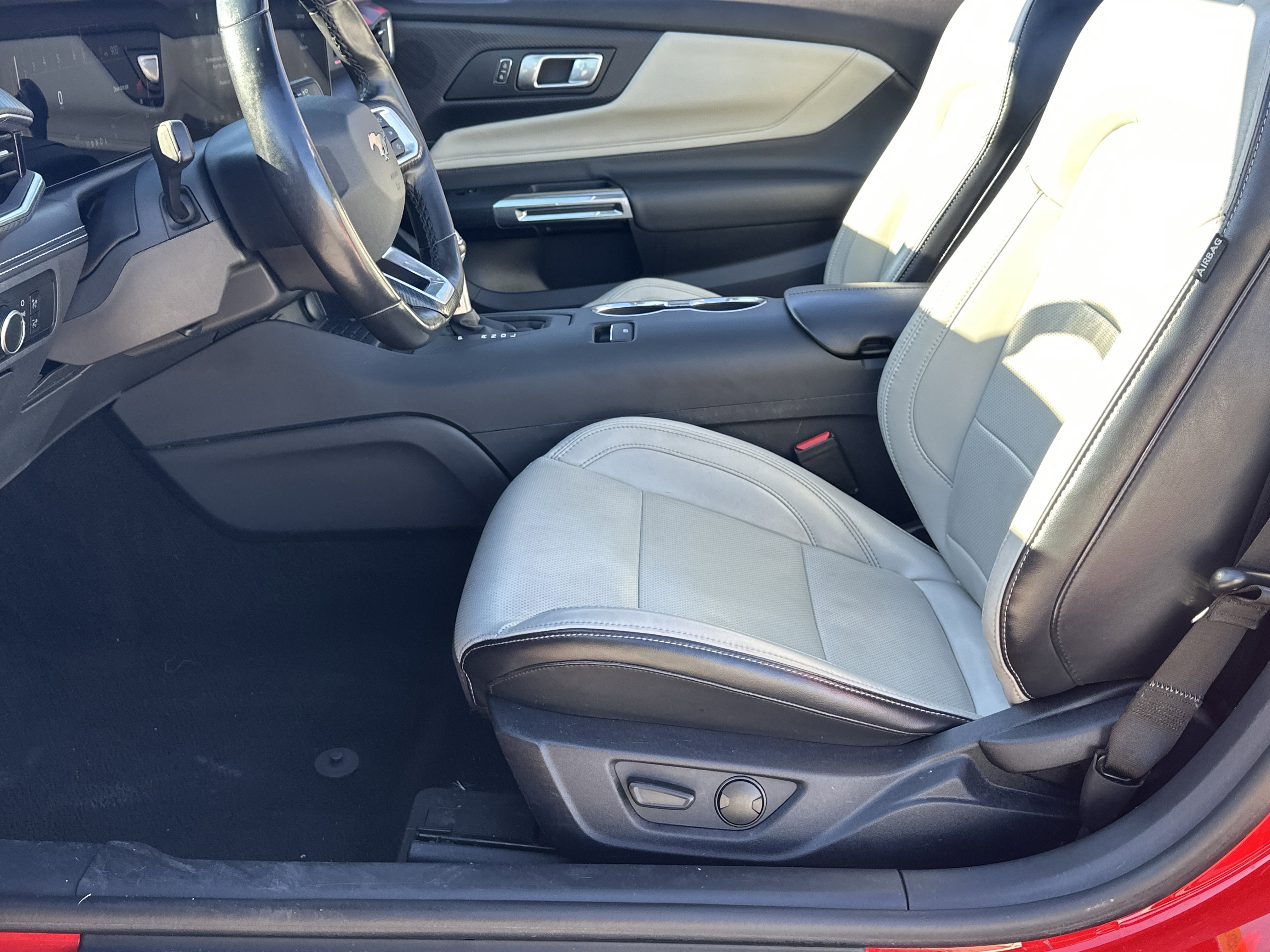 Used 2024 Ford Mustang Premium image 9