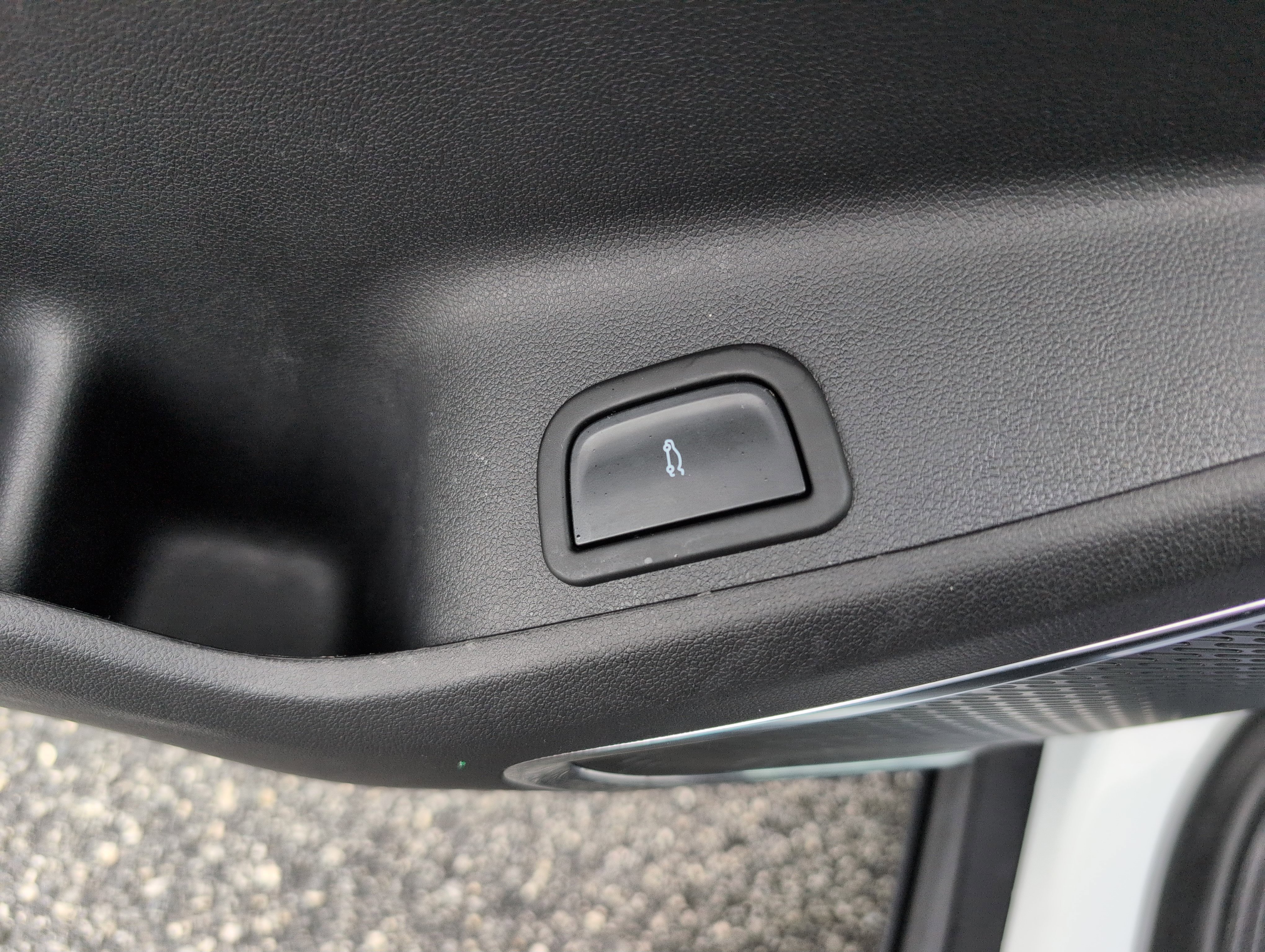 Used 2025 GMC Acadia Elevation image 14