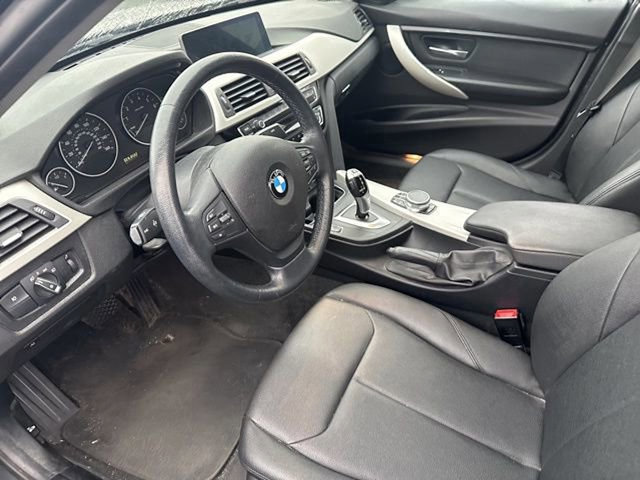 Used 2018 BMW 320i xDrive 320i xDrive w/ Convenience Package image 18