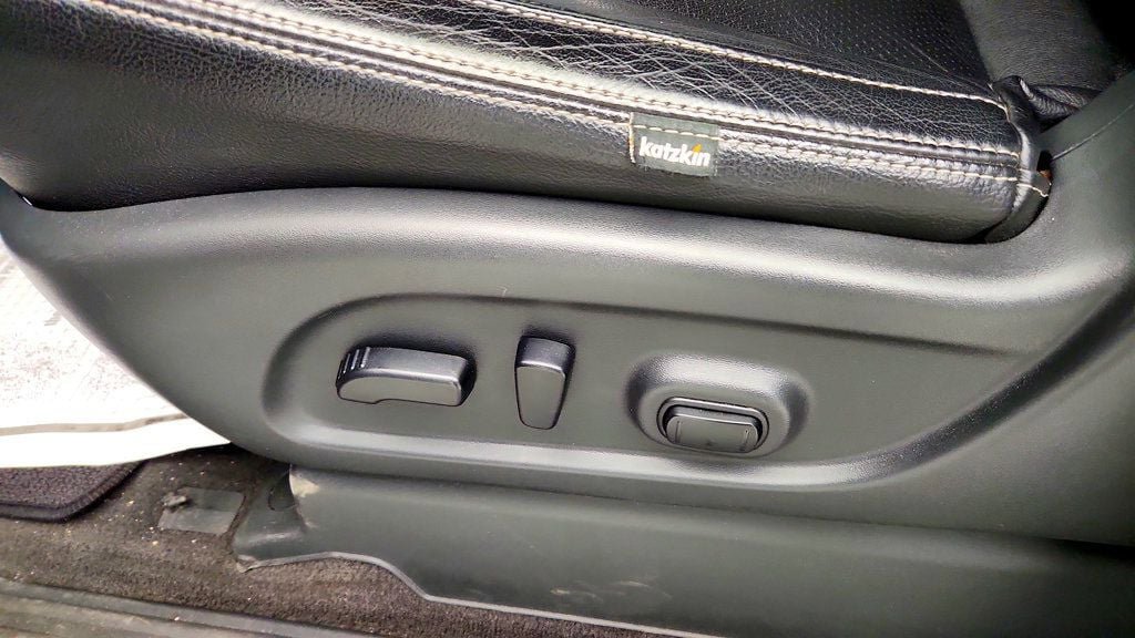 Used 2021 Nissan Titan SV w/ SV Convenience Package RWD image 11